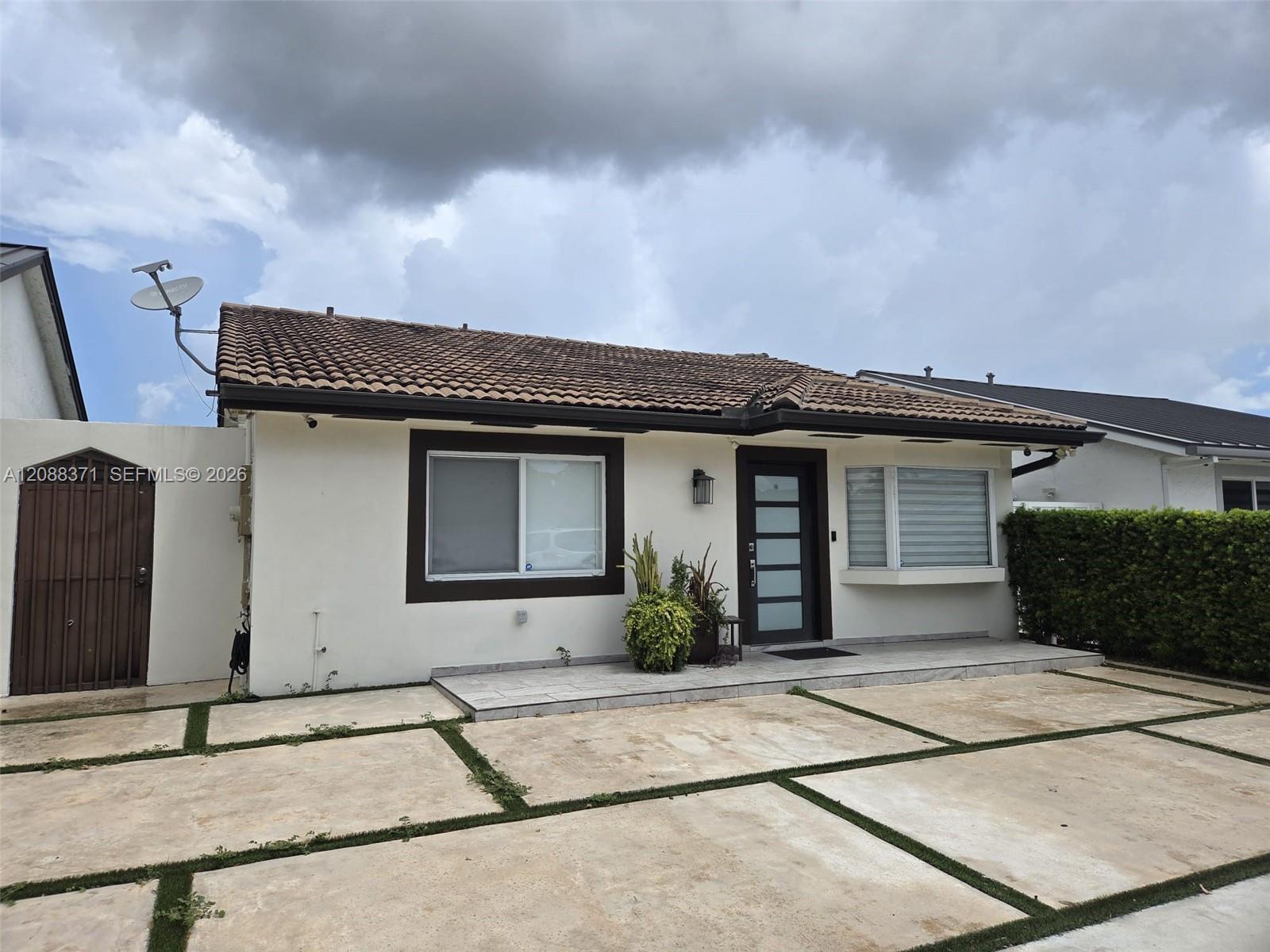 9085 NW 117th St, Hialeah Gardens FL 33018 photo 4