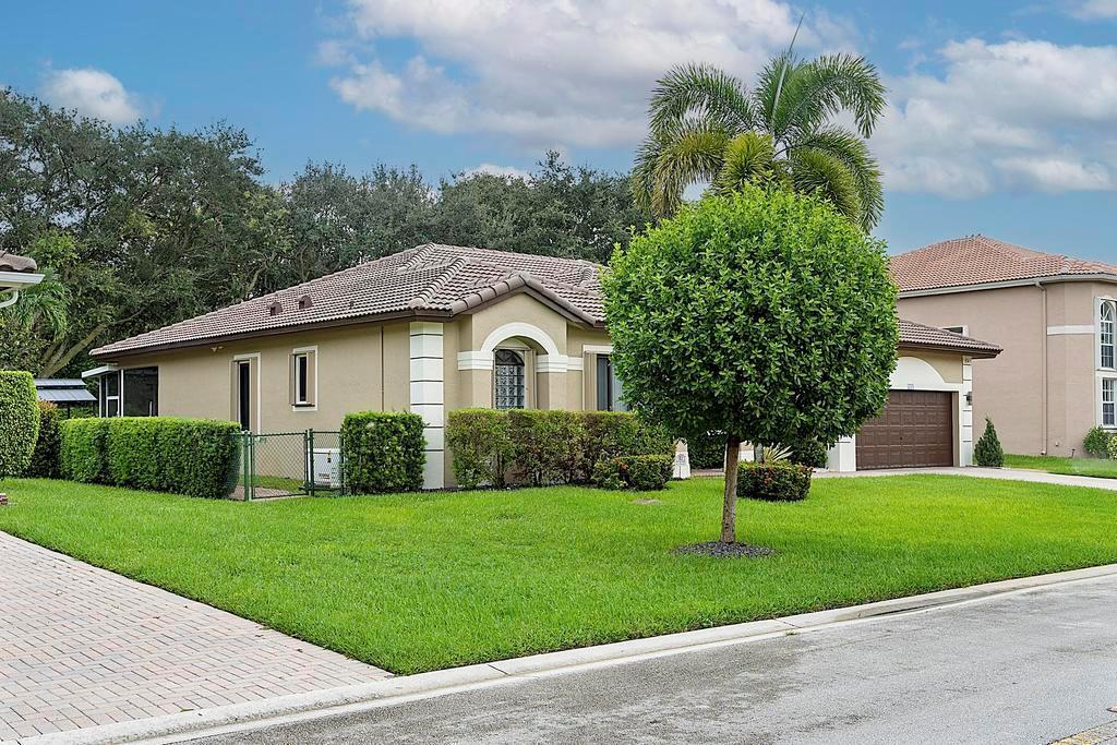5734 NW 50th Drive, Coral Springs FL 33067