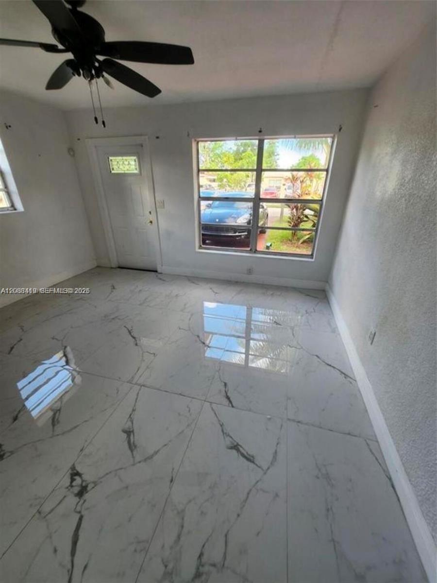 Hollywood, FL 33024 photo 2