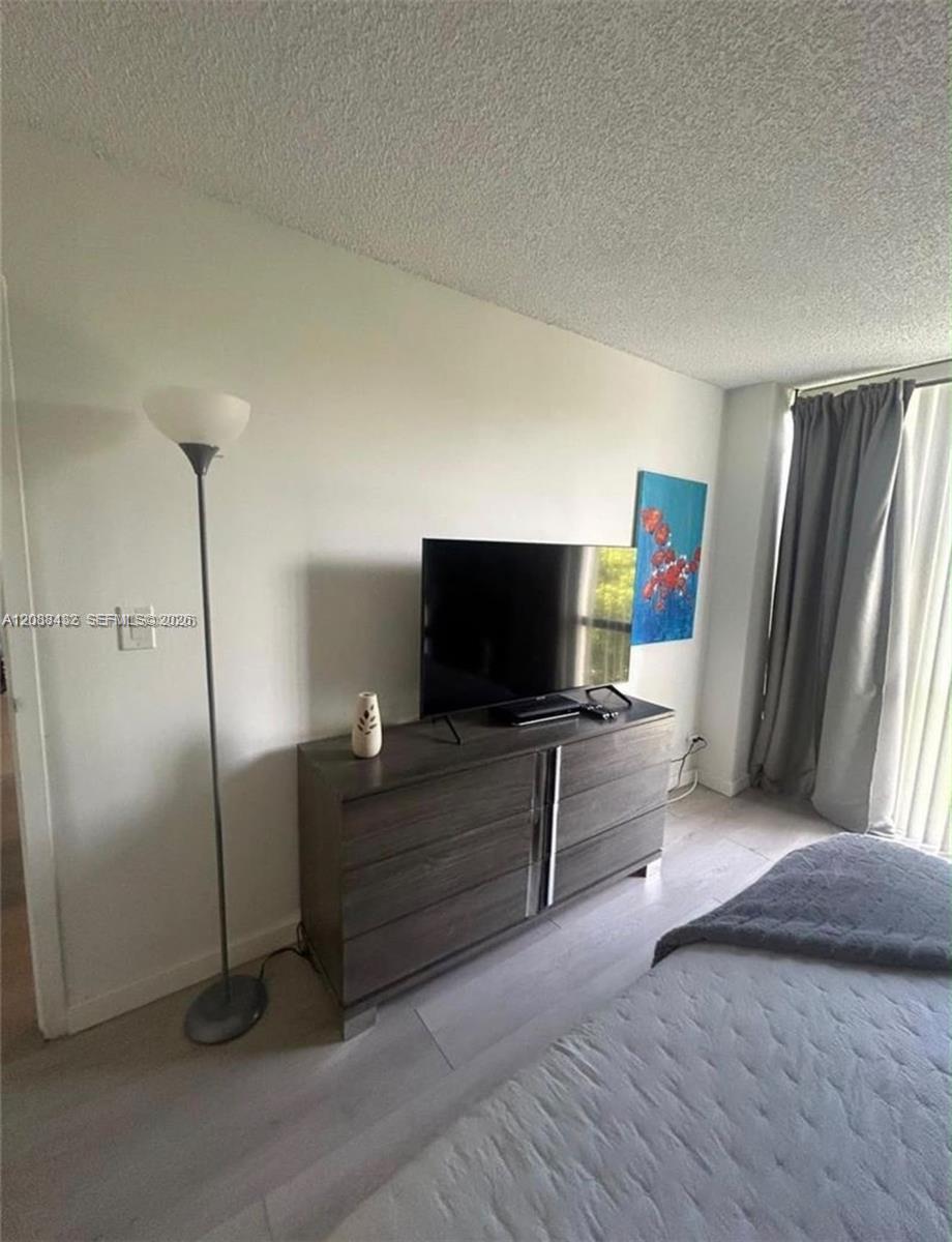 16909 N BAY Rd # 512, Sunny Isles Beach FL 33160 photo 2