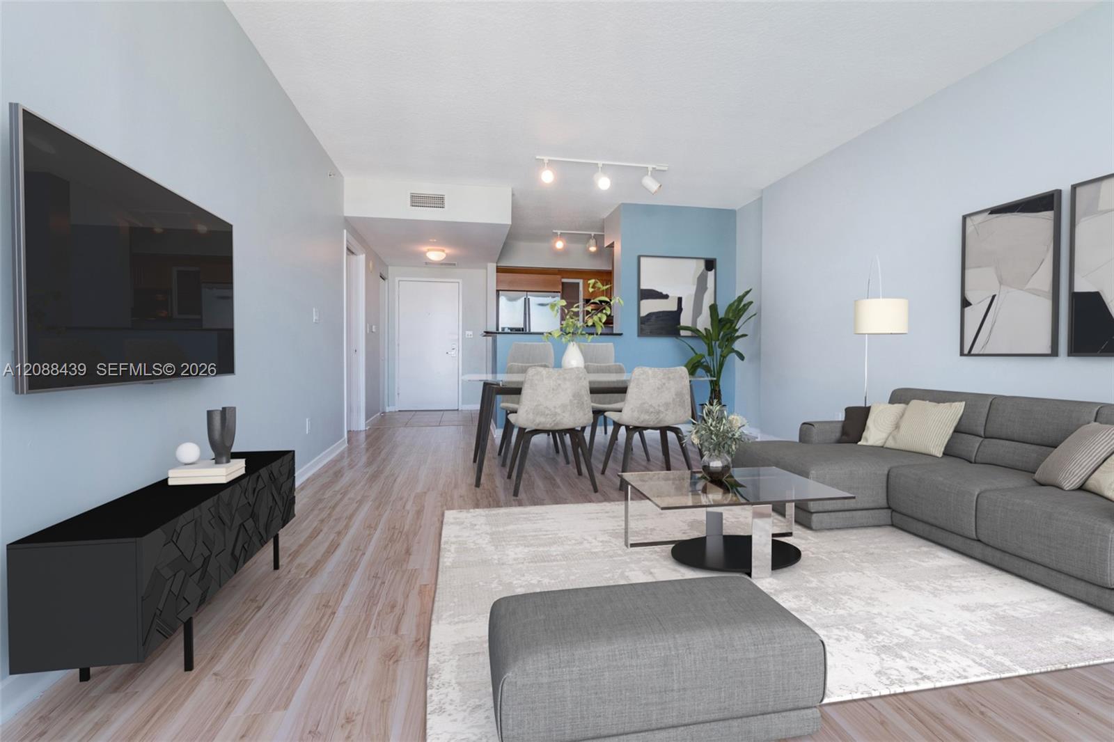 335 Biscayne Blvd # 3904, Miami FL 33131 photo 2