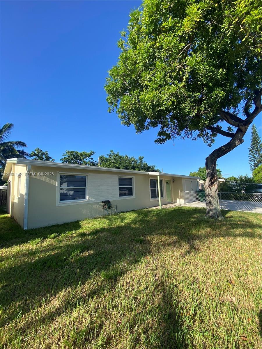6140 SW 37th Ct, Davie FL 33314 photo 2