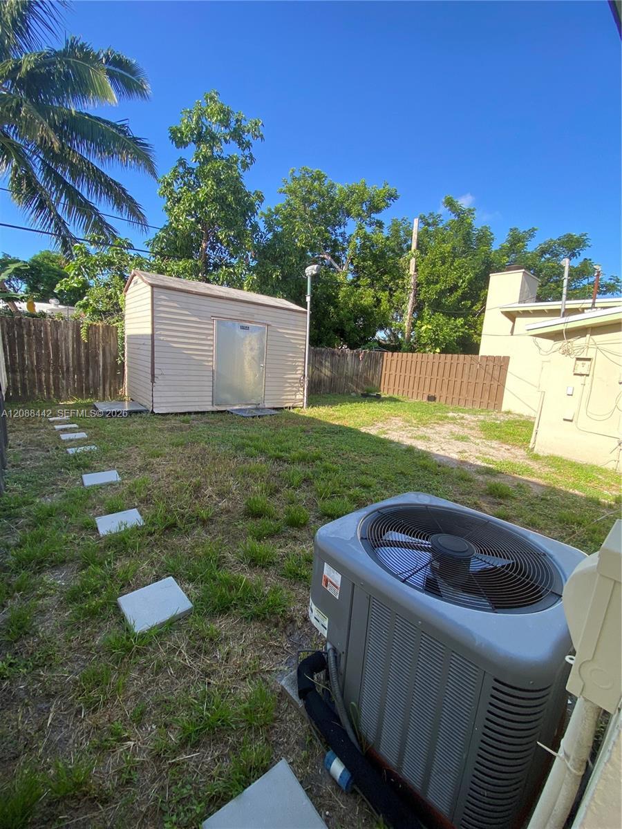6140 SW 37th Ct, Davie FL 33314 photo 3
