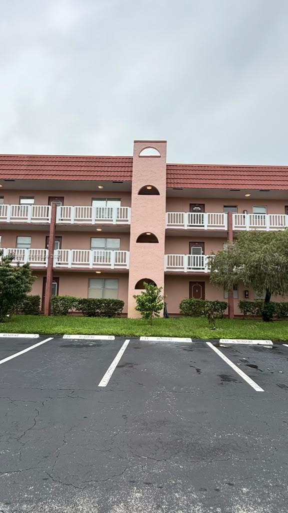 9641 Sunrise Lakes Blvd # 305, Sunrise FL 33322 photo 2