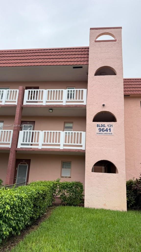 9641 Sunrise Lakes Blvd # 305, Sunrise FL 33322 photo 3