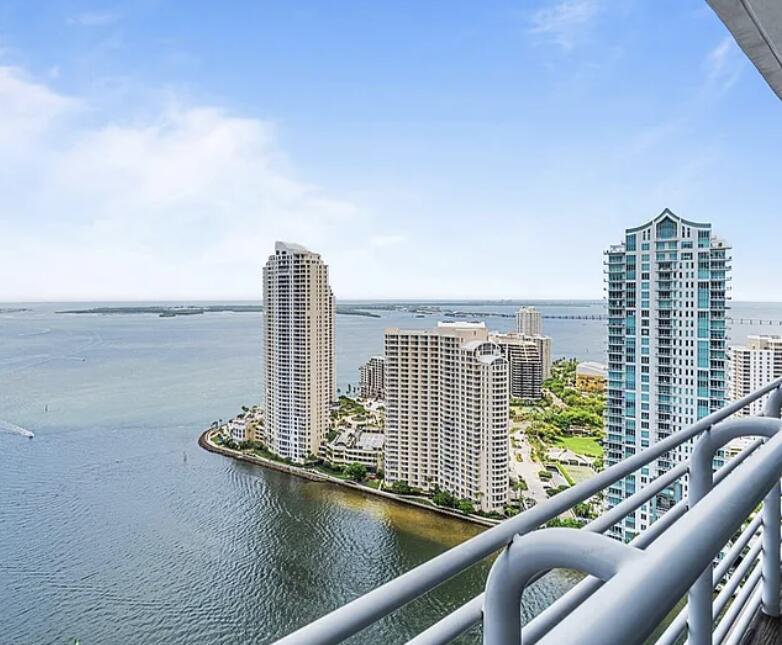 325 S BISCAYNE Boulevard # A, Miami FL 33131