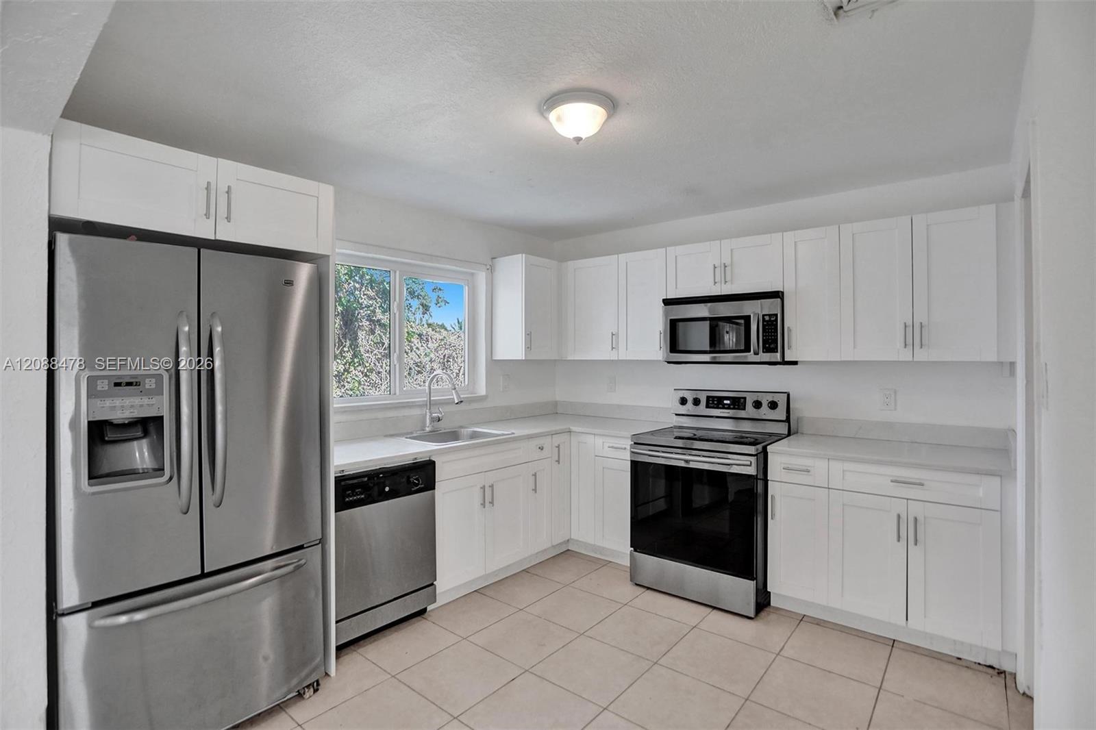 1002 S 28th Ave, Hollywood FL 33020 photo 4