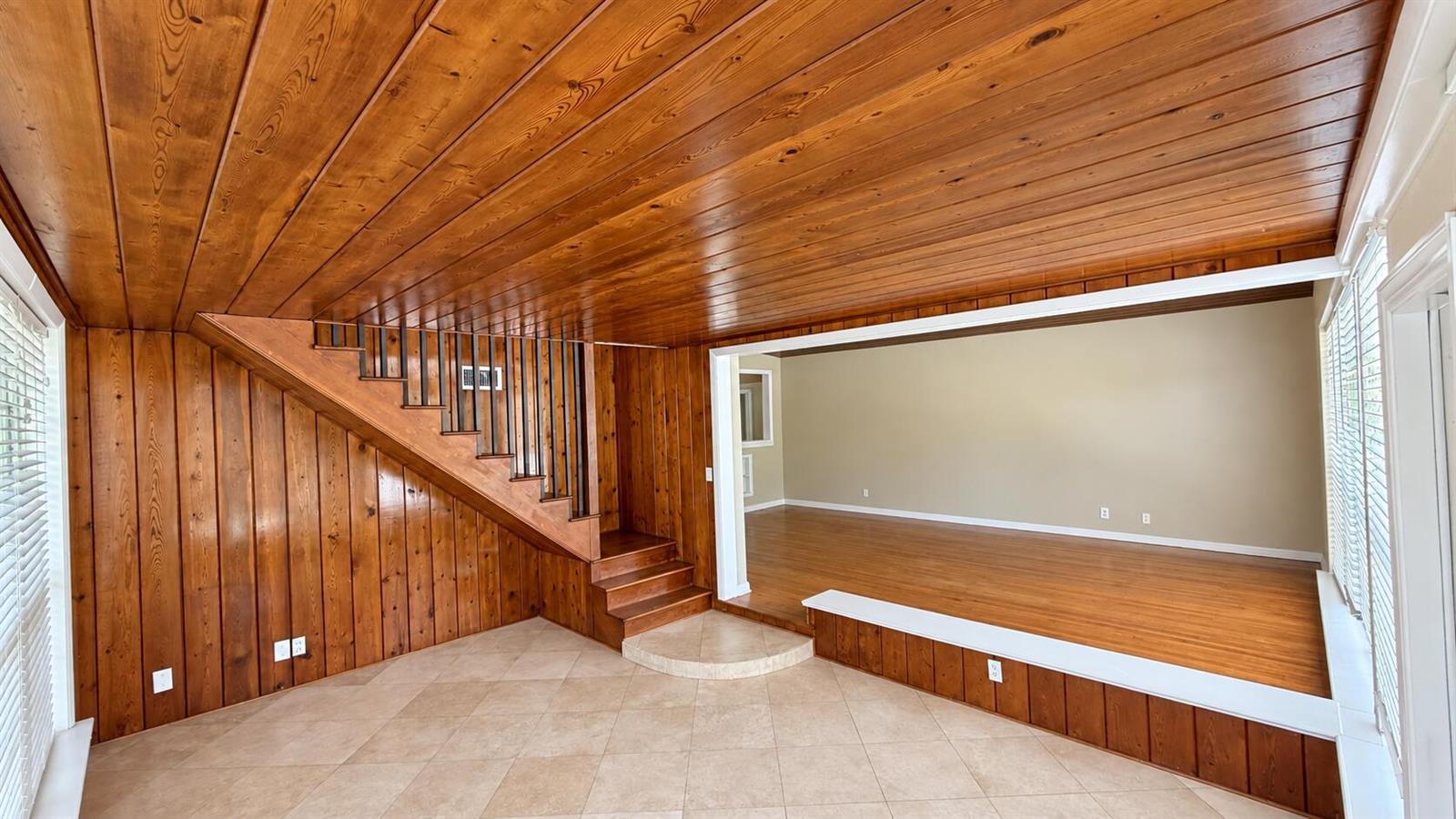 211 Dartmouth Drive, FL 33460 photo 4