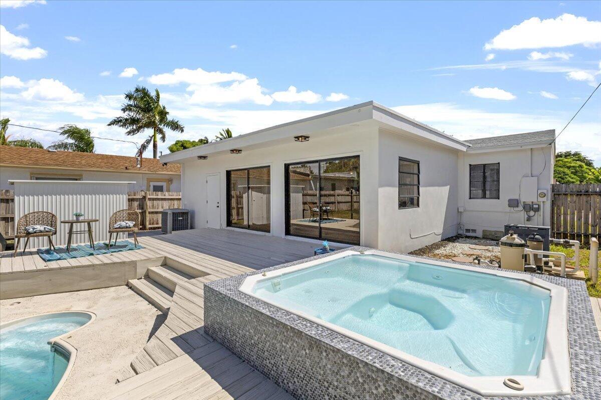 1227 N OCEAN BREEZE, FL 33460 photo 2