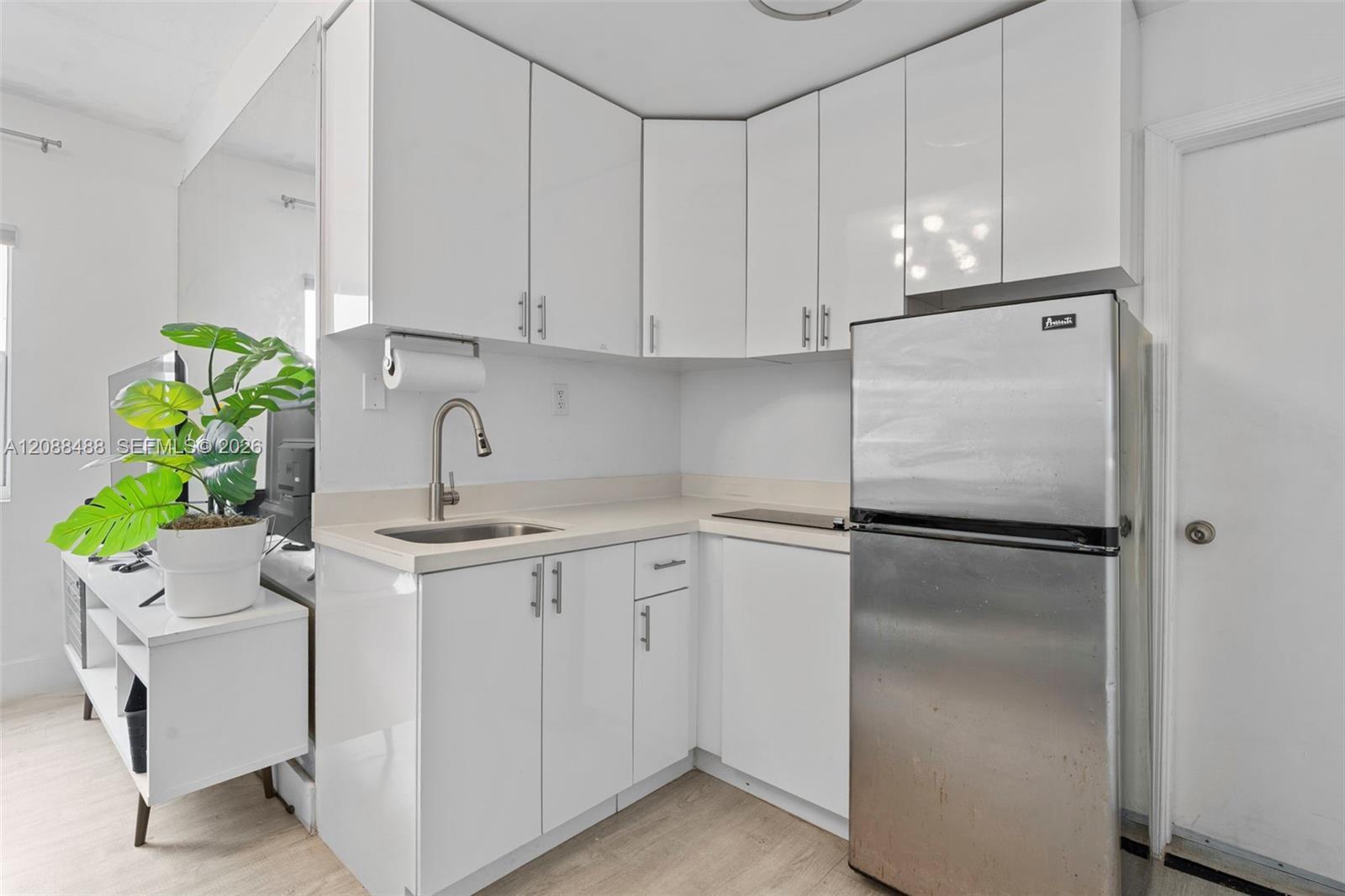 335 Ocean Dr # 106, Miami Beach FL 33139 photo 4