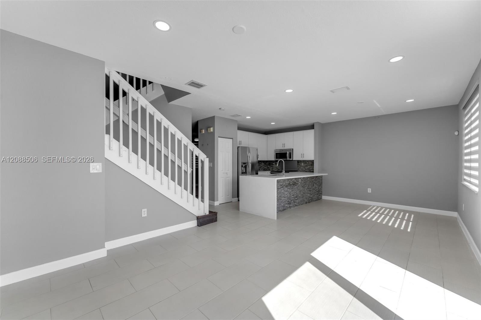 967 NE 42nd Ave, Homestead FL 33033 photo 3