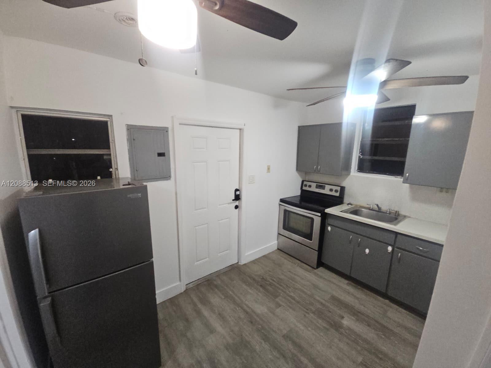 784 NW 100th St # C, Miami FL 33150