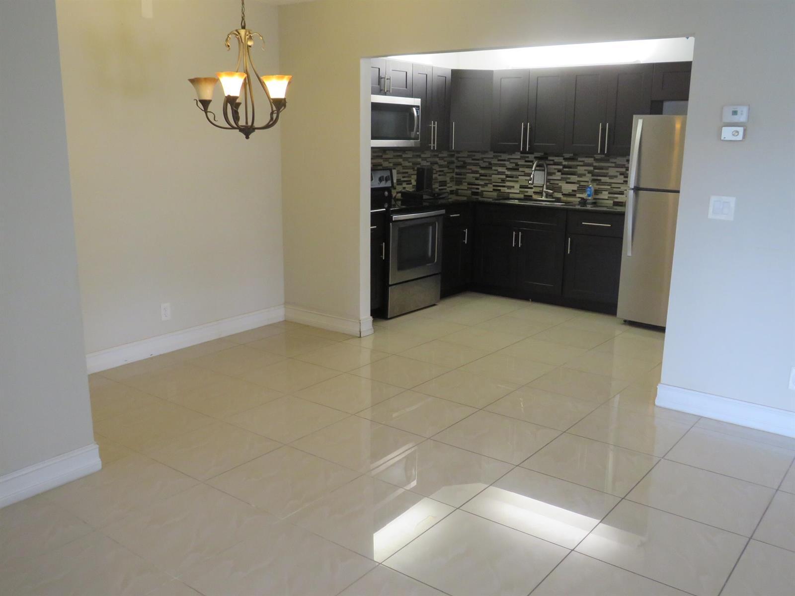 335 PINE RIDGE Circle # 1, FL 33463 photo 5