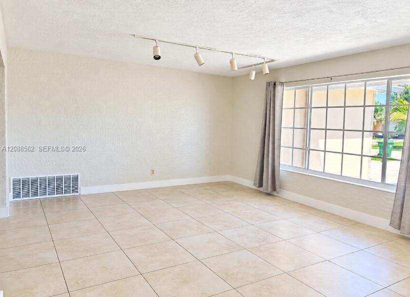 320 NW 93rd Ter, Pembroke Pines FL 33024 photo 3