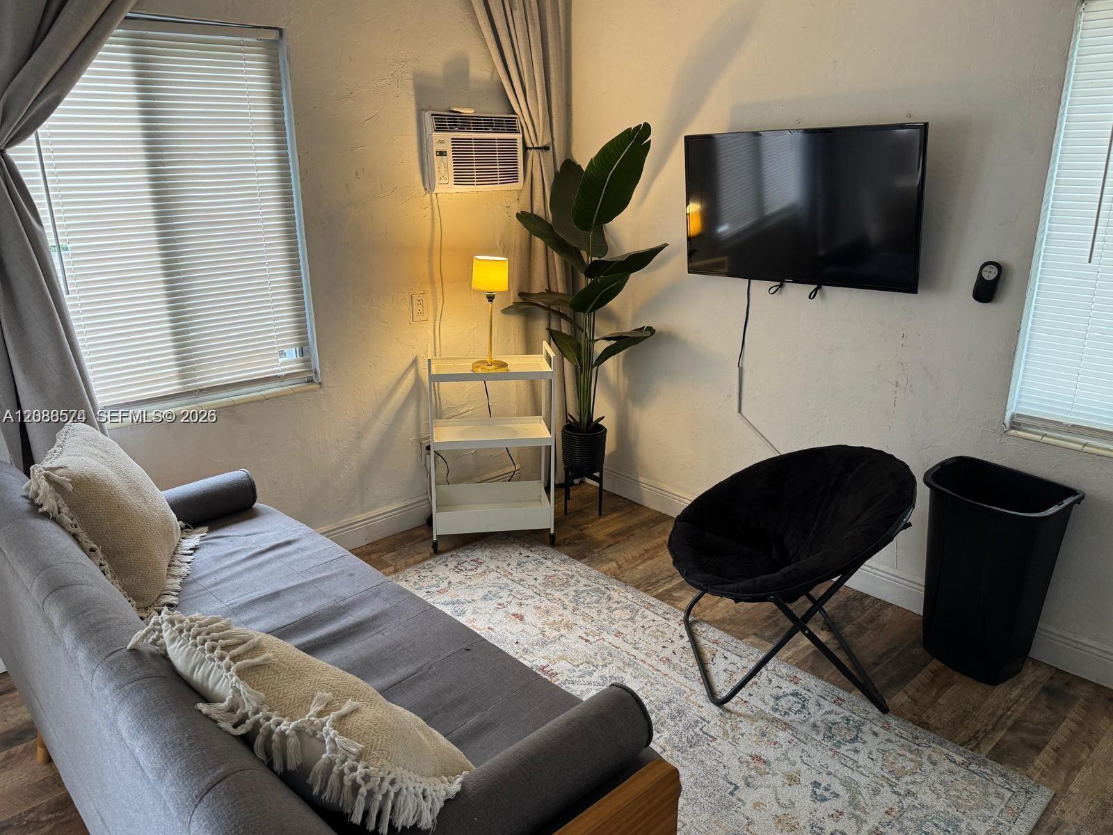 1101 NE 14th Ave # 1, Fort Lauderdale FL 33304 photo 3