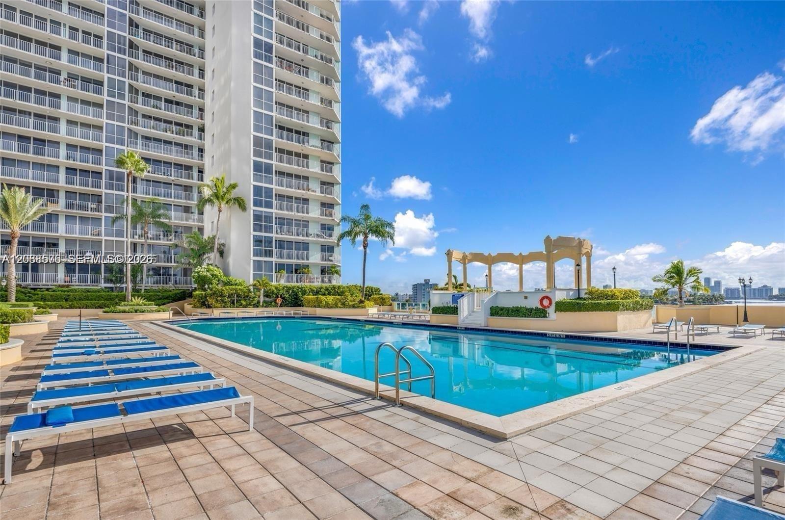 7601 E Treasure Dr # 1722, North Bay Village FL 33141 photo 4