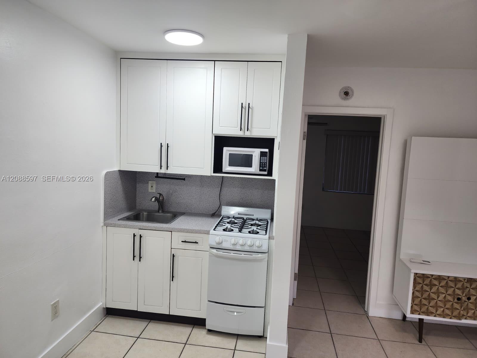 443 SW 4th Ave # 3, Miami FL 33130
