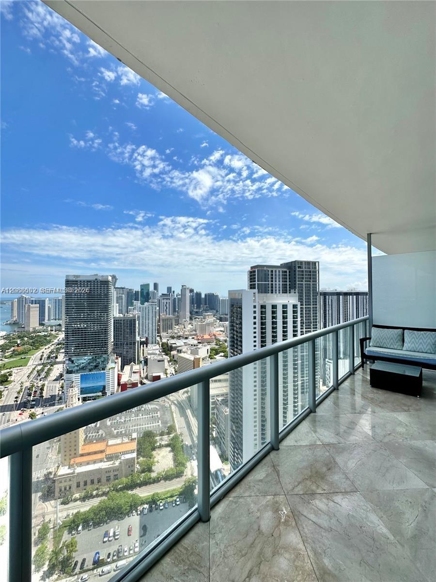 888 SE Biscayne Blvd # 4803, Miami FL 33132 photo 2
