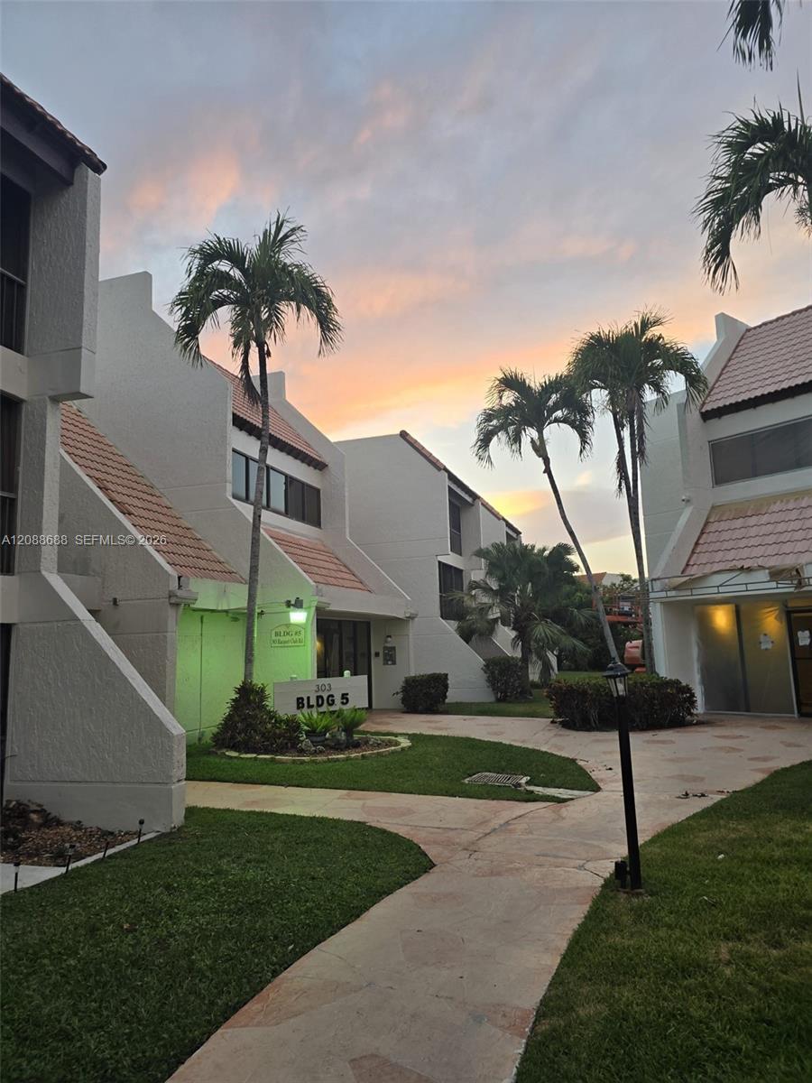 303 Racquet Club Rd # 311, Weston FL 33326 photo 2
