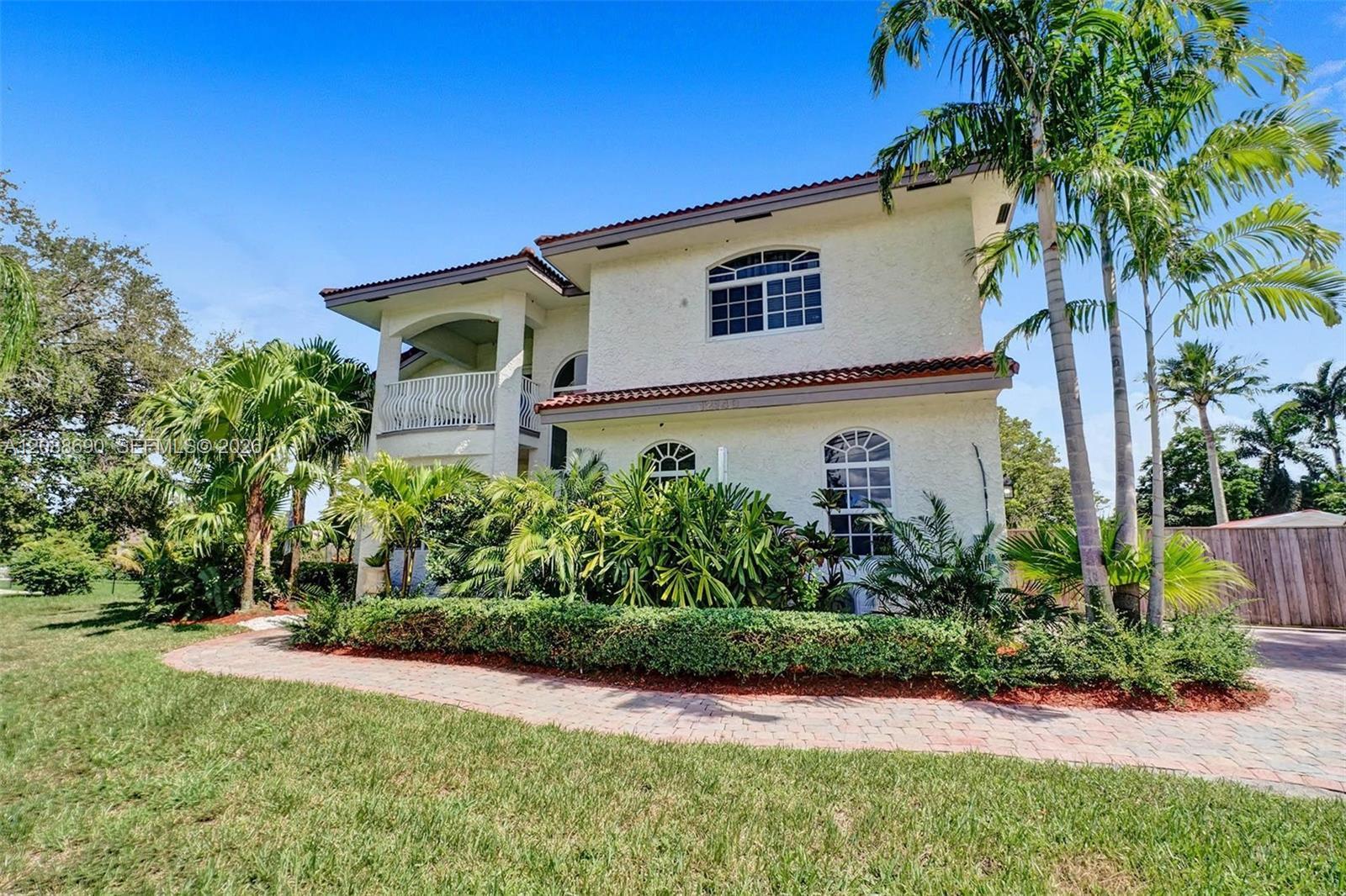 12140 SW 3rd St, Plantation FL 33325 photo 3