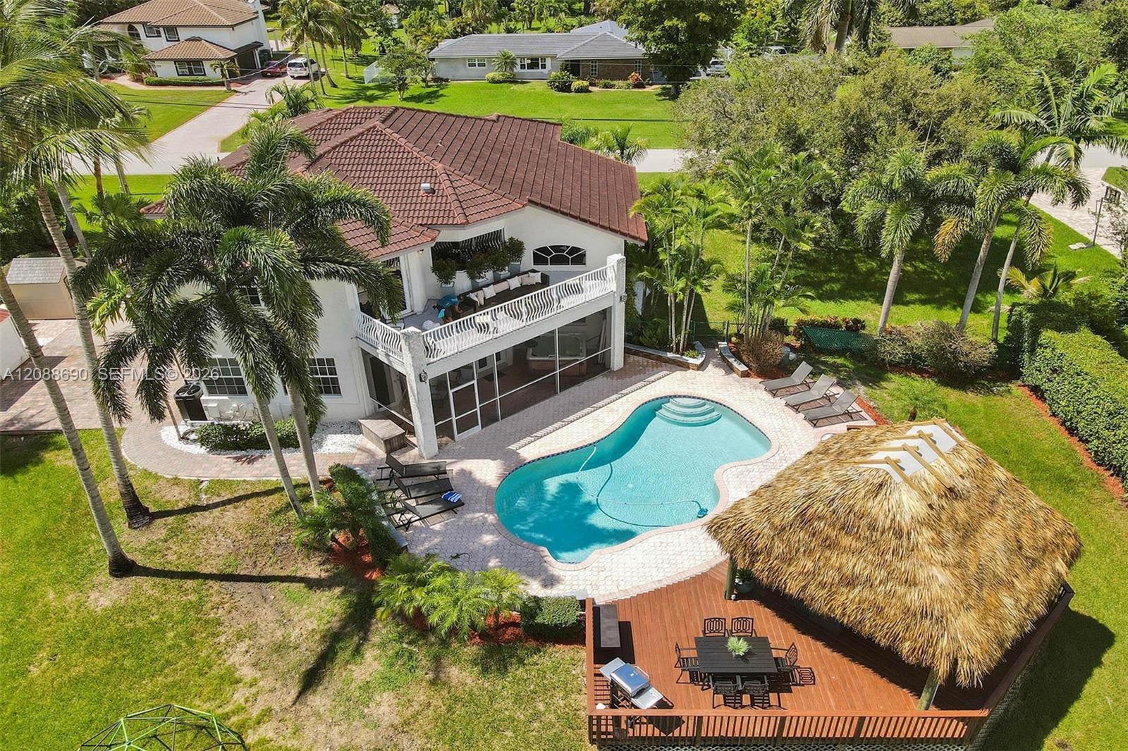 12140 SW 3rd St, Plantation FL 33325