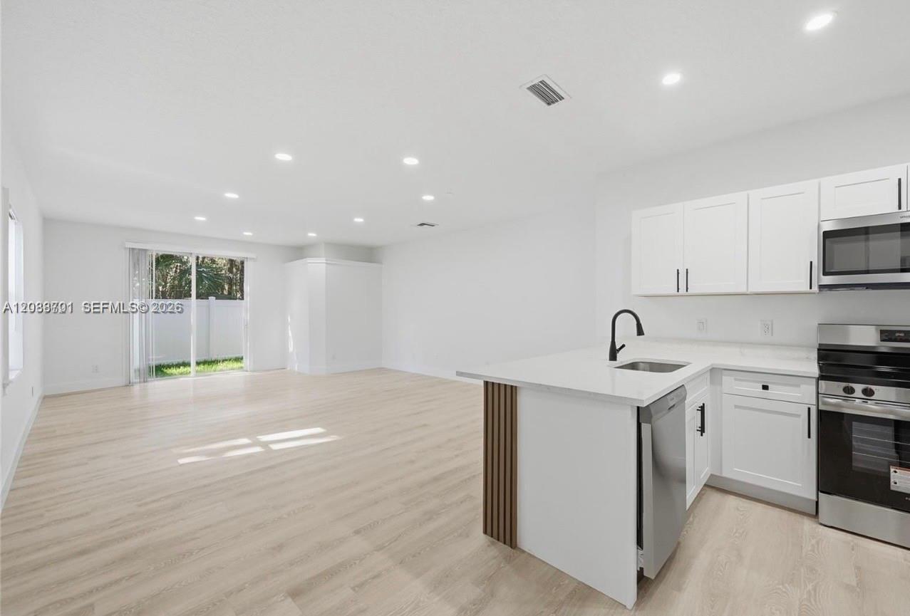 5703 NW 48th Ave # 48, Coconut Creek FL 33073 photo 3