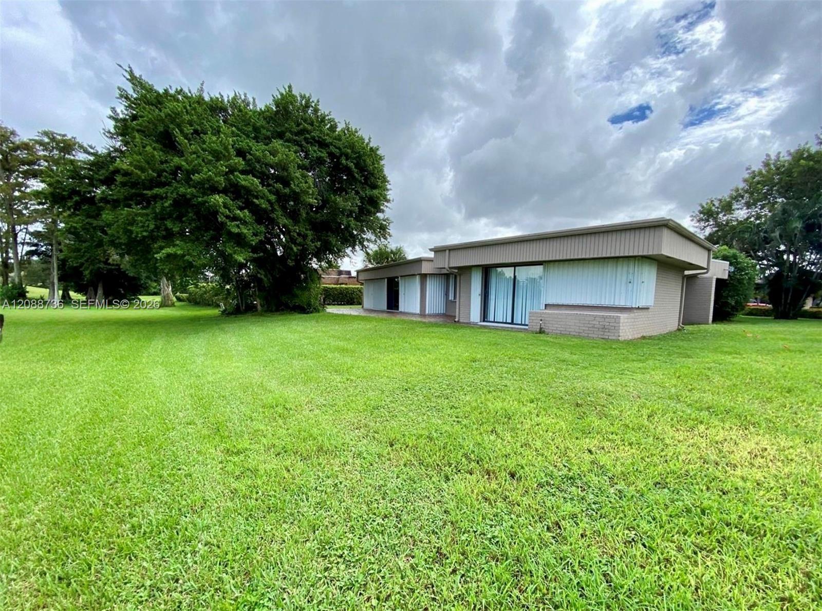 6105 Royal Poinciana Ln, Tamarac FL 33319 photo 3