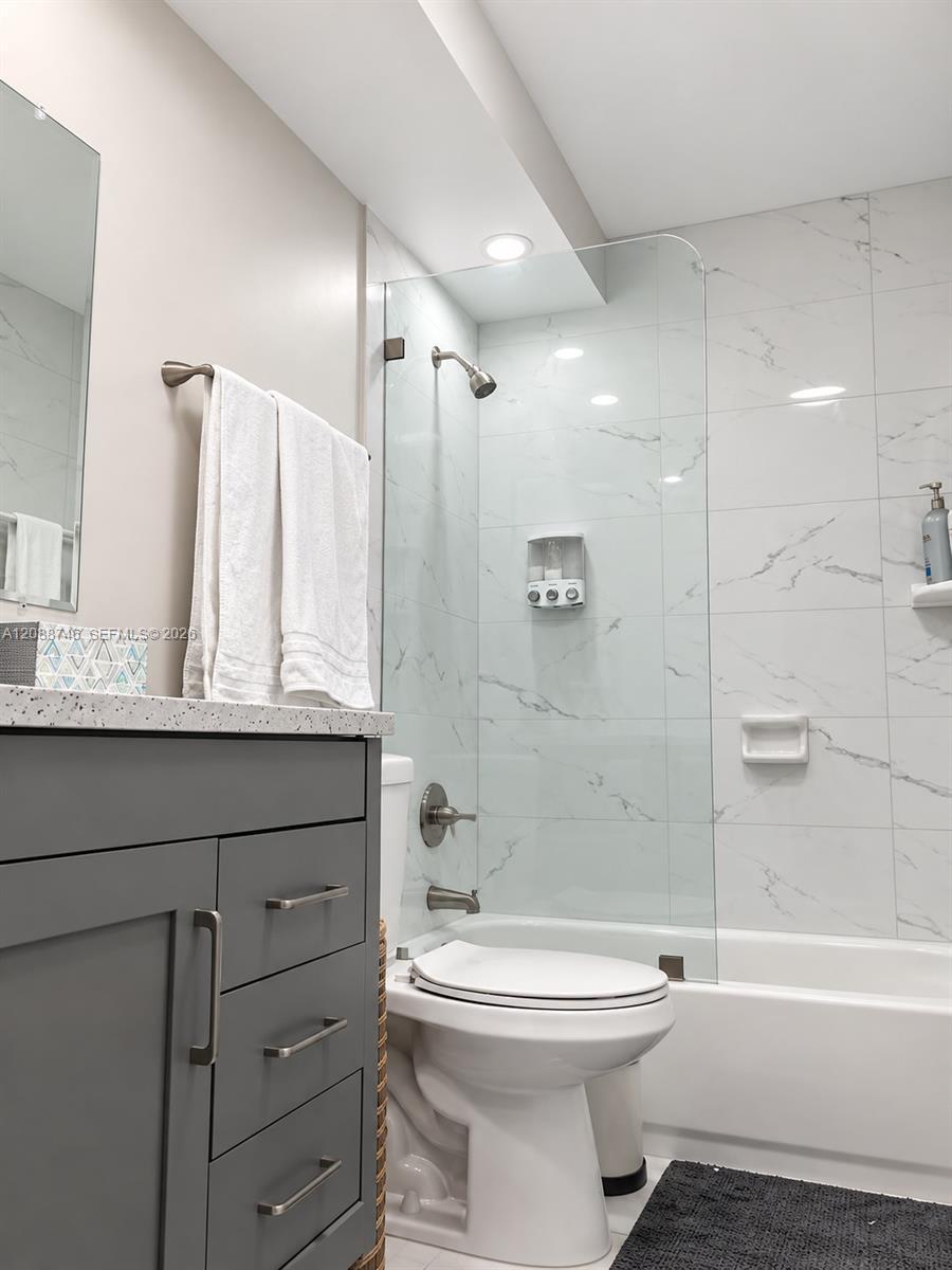 2424 NE 9th St # 105, Fort Lauderdale FL 33304 photo 4