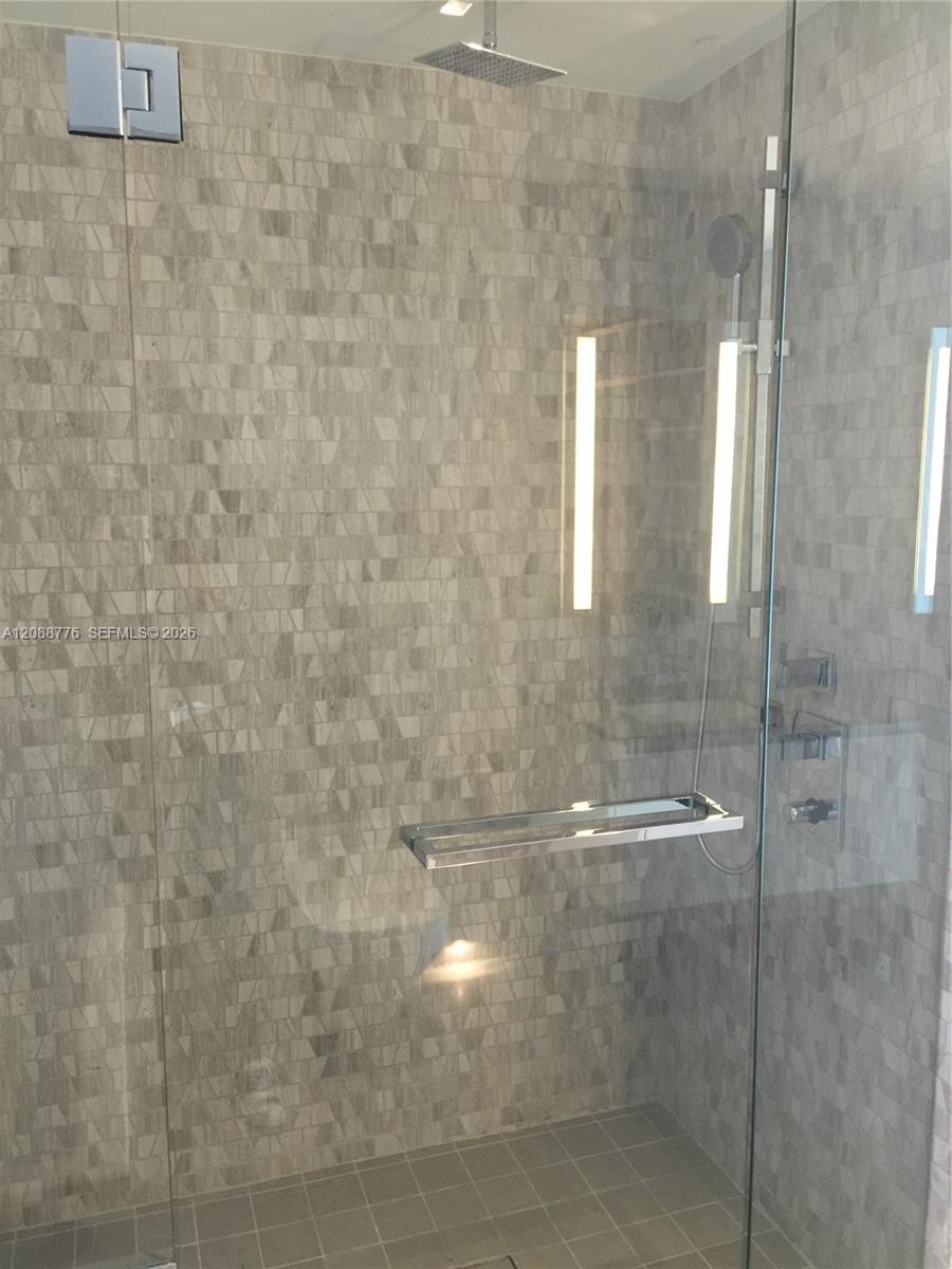 68 SE 6th St # 3405, Miami FL 33131 photo 3