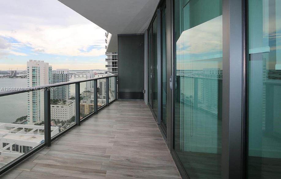 460 NE 28th St # 2803, Miami FL 33137 photo 2