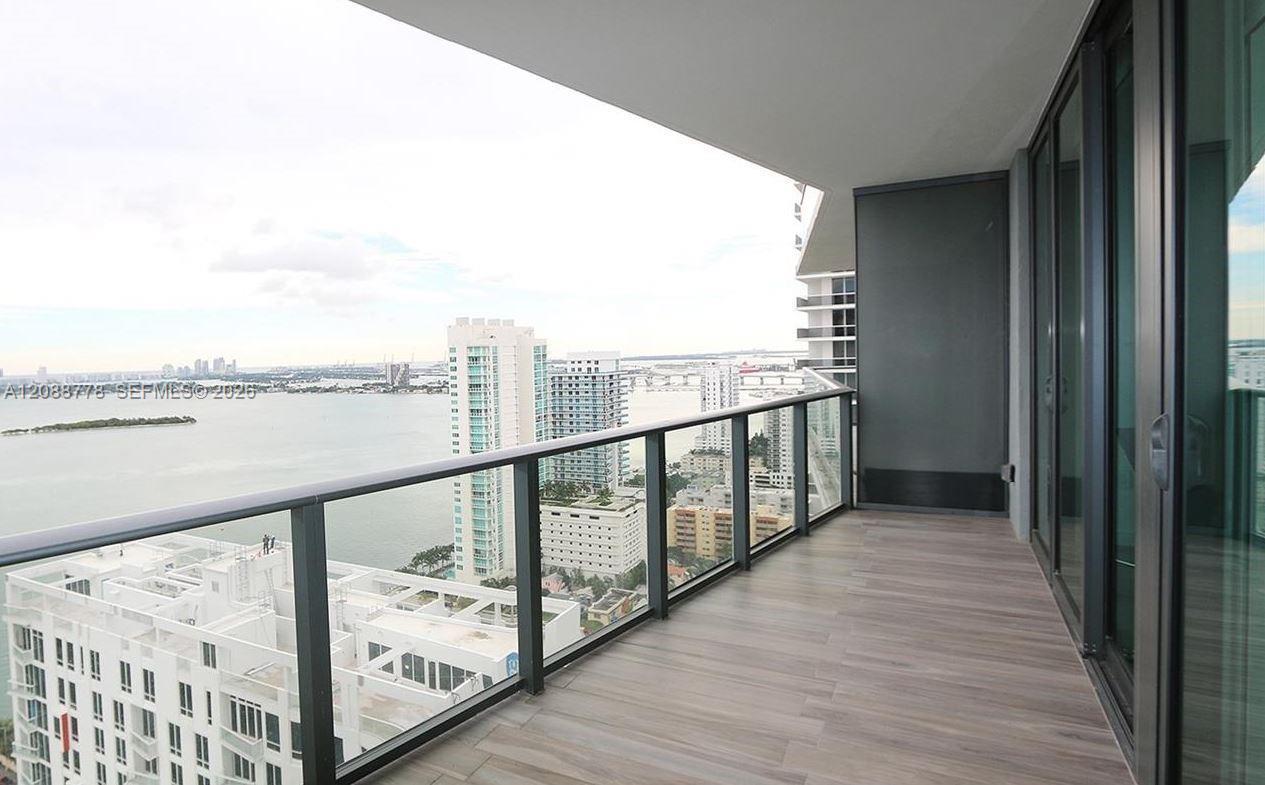 460 NE 28th St # 2803, Miami FL 33137 photo 3