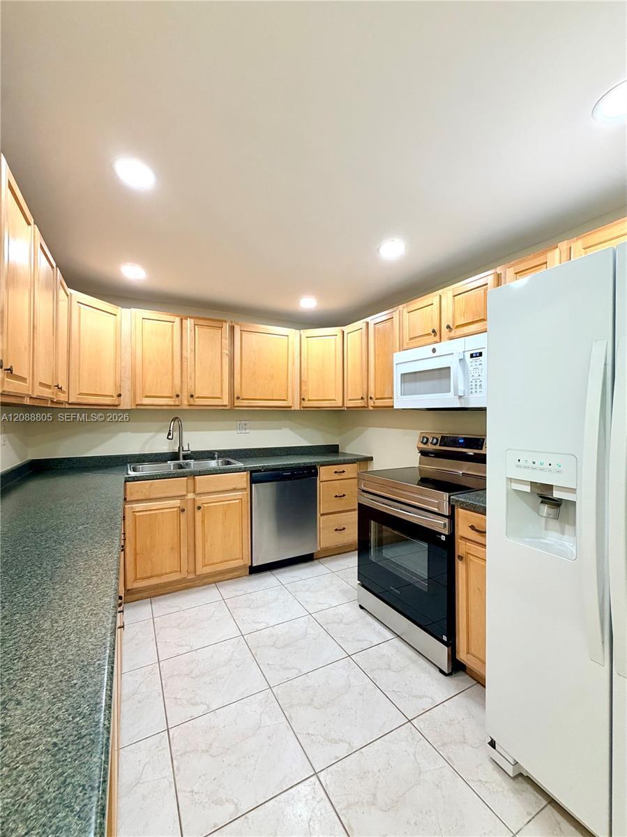 1655 NE 115th St # 11B, Miami FL 33181 photo 5