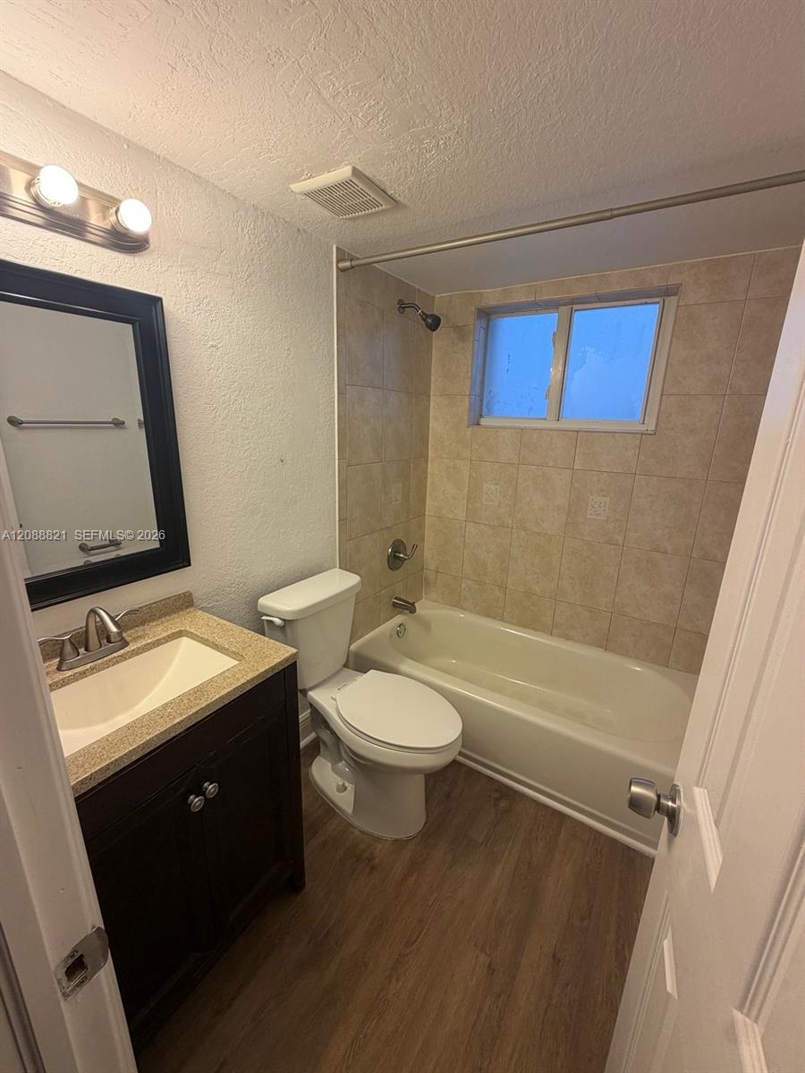 220 NW 7th Ave # 1, Miami FL 33128 photo 2