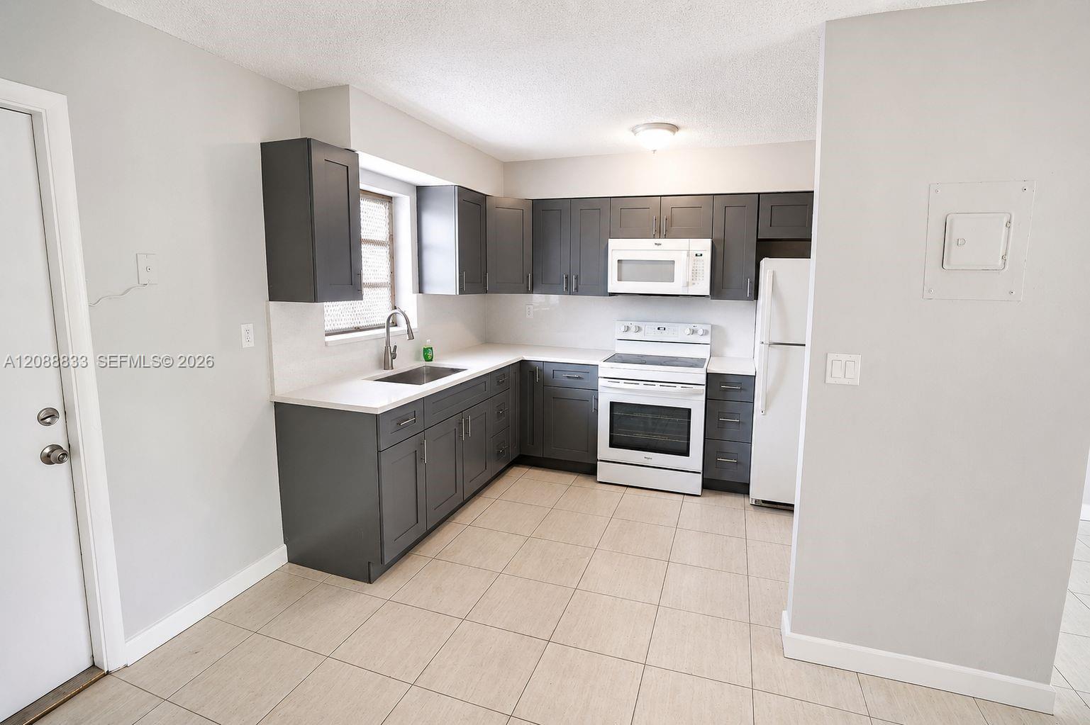202 SW 27th Ter # 202, Fort Lauderdale FL 33312 photo 2