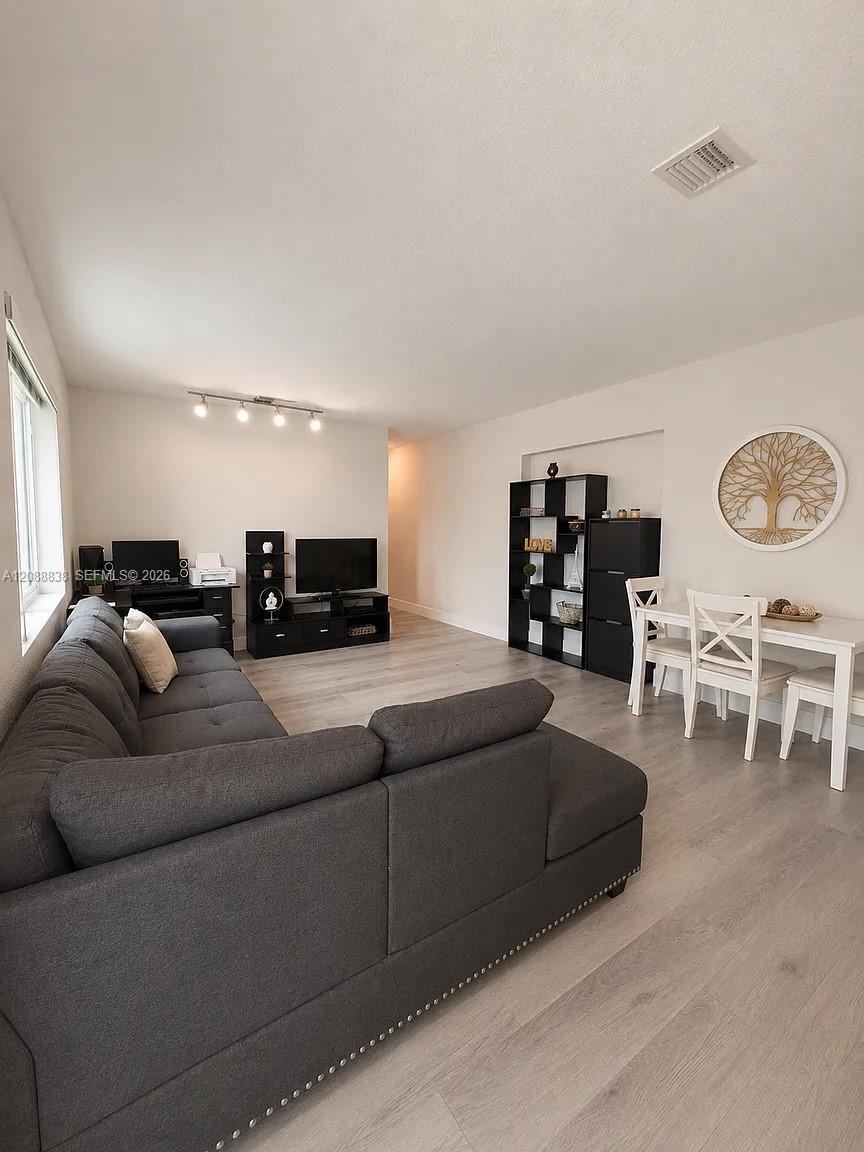 8260 SW 27th Ter, Miami FL 33155 photo 3