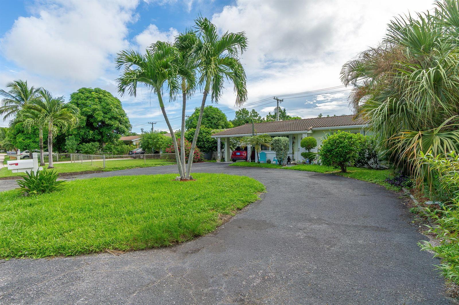 1318 CARDINAL Lane, Lantana FL 33462 photo 2