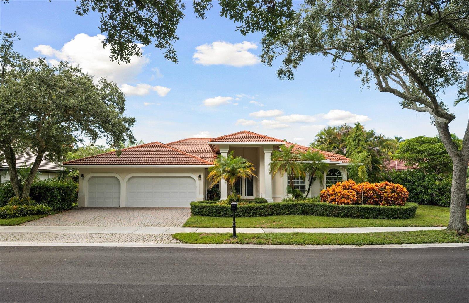 2647 EDGEWATER Drive, Weston FL 33332