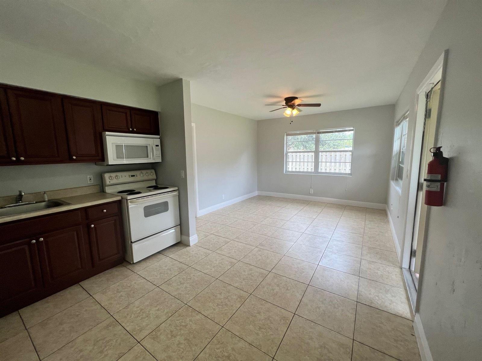 4820 Maine Street # 4, Lake Worth FL 33461 photo 2