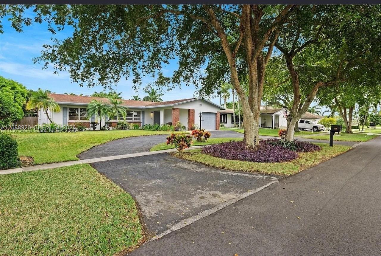 1401 NW 122nd Ave, Pembroke Pines FL 33026 photo 2