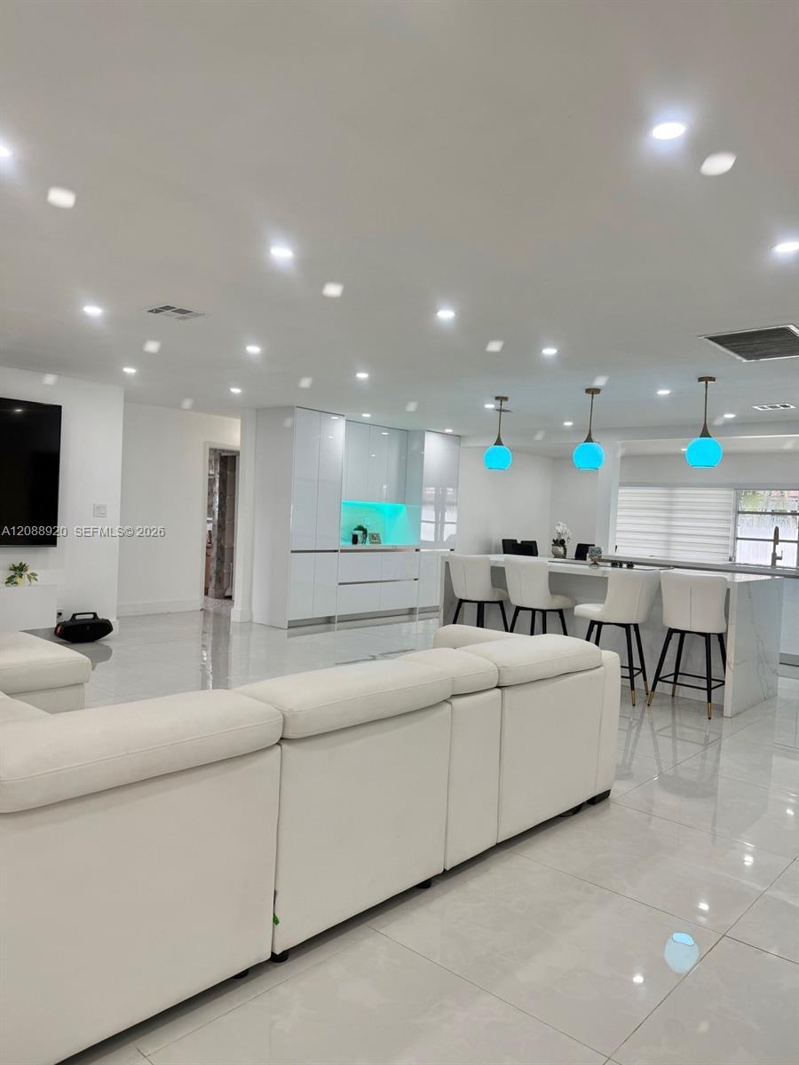 1401 NW 122nd Ave, Pembroke Pines FL 33026 photo 5