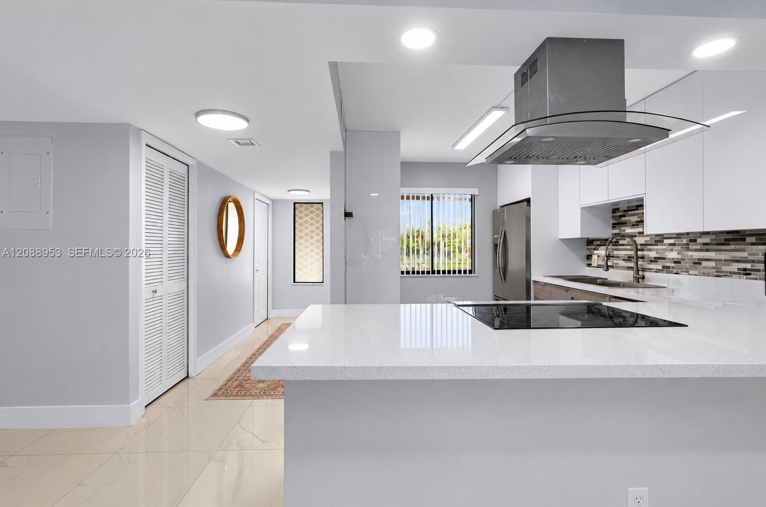 150 Lakeview Dr # 203, Weston FL 33326