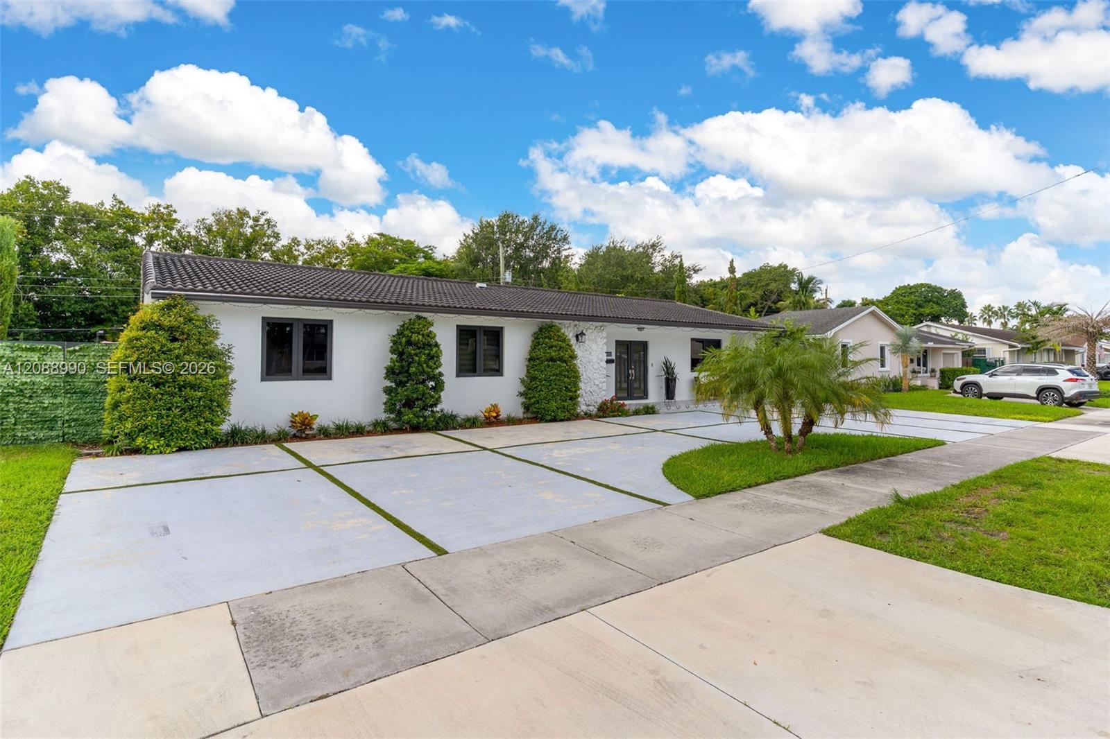 10010 SW 85th Ter, Miami FL 33173 photo 2