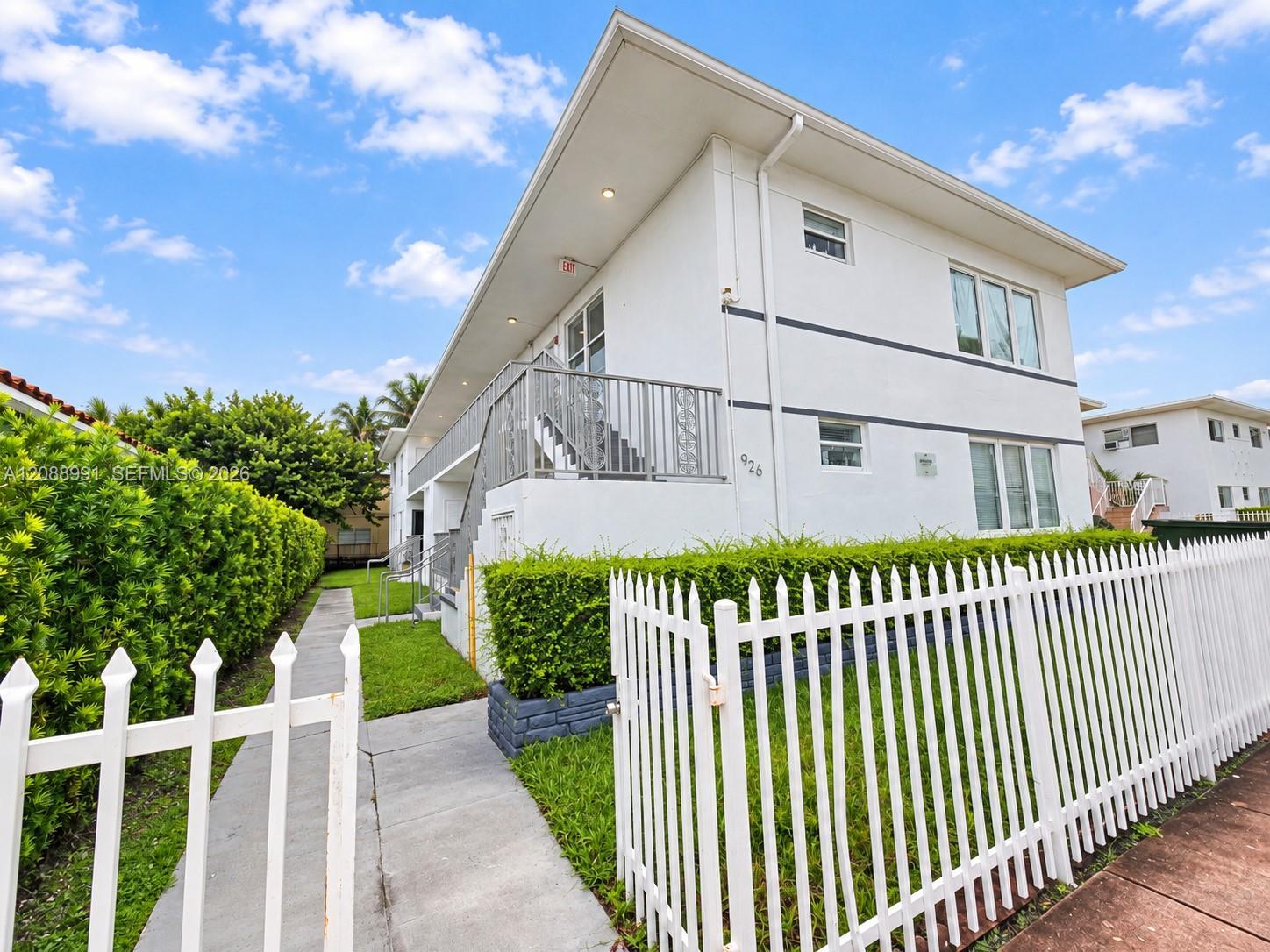926 79th Ter # 8, Miami Beach FL 33141