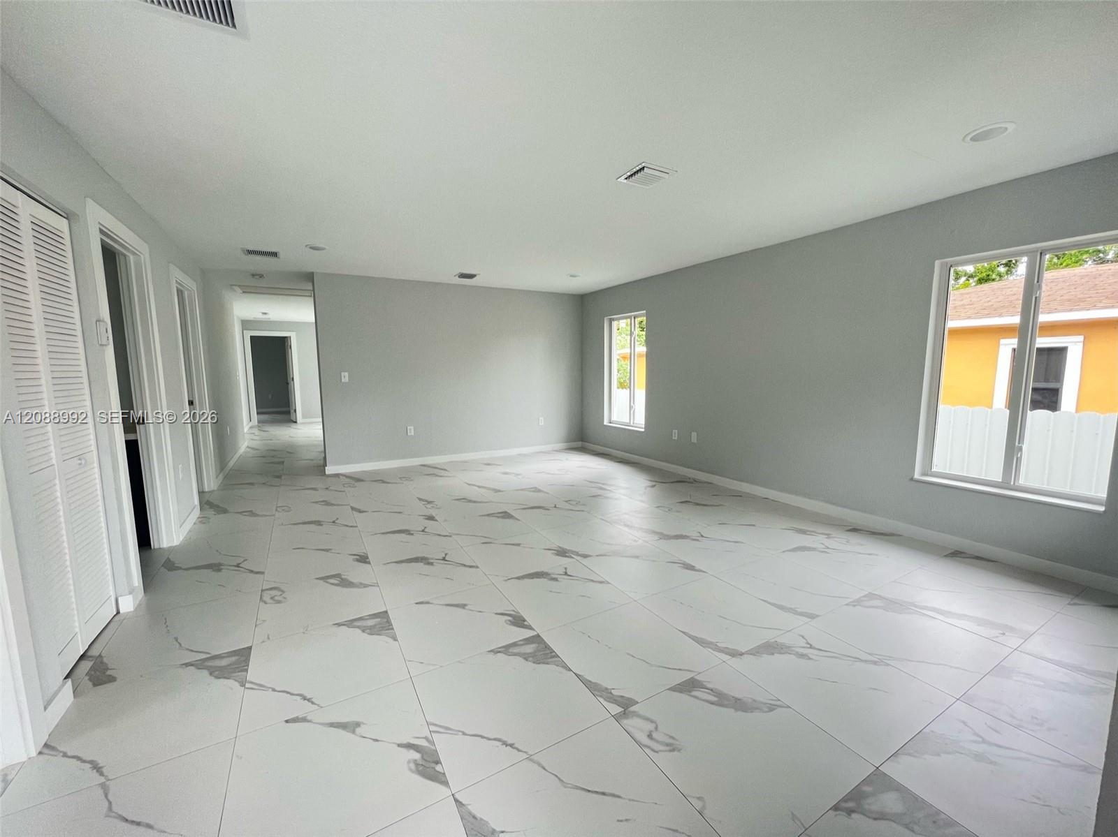 2254 Cody St, Hollywood FL 33020 photo 4