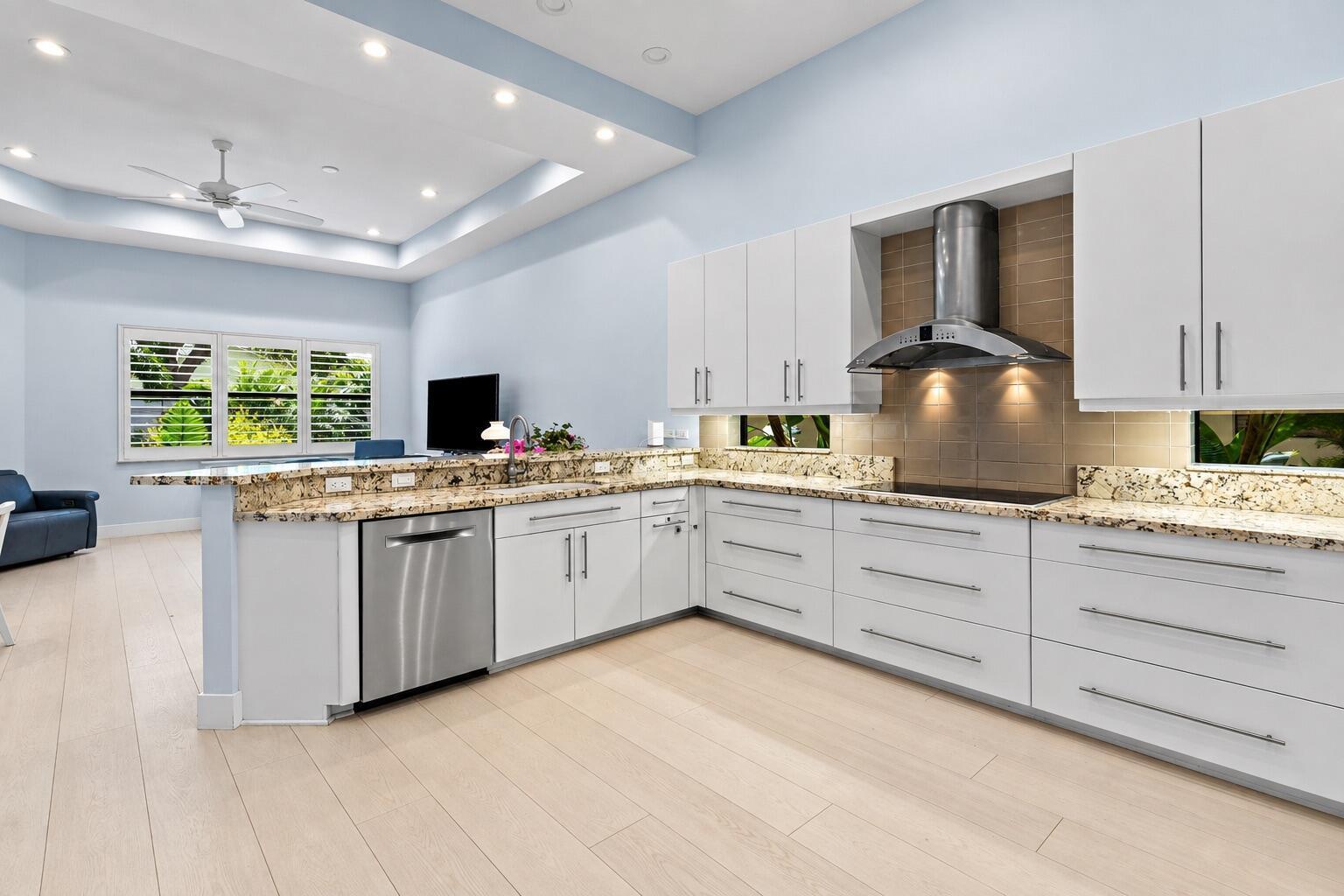 7831 Via Grande, Boynton Beach FL 33437 photo 4