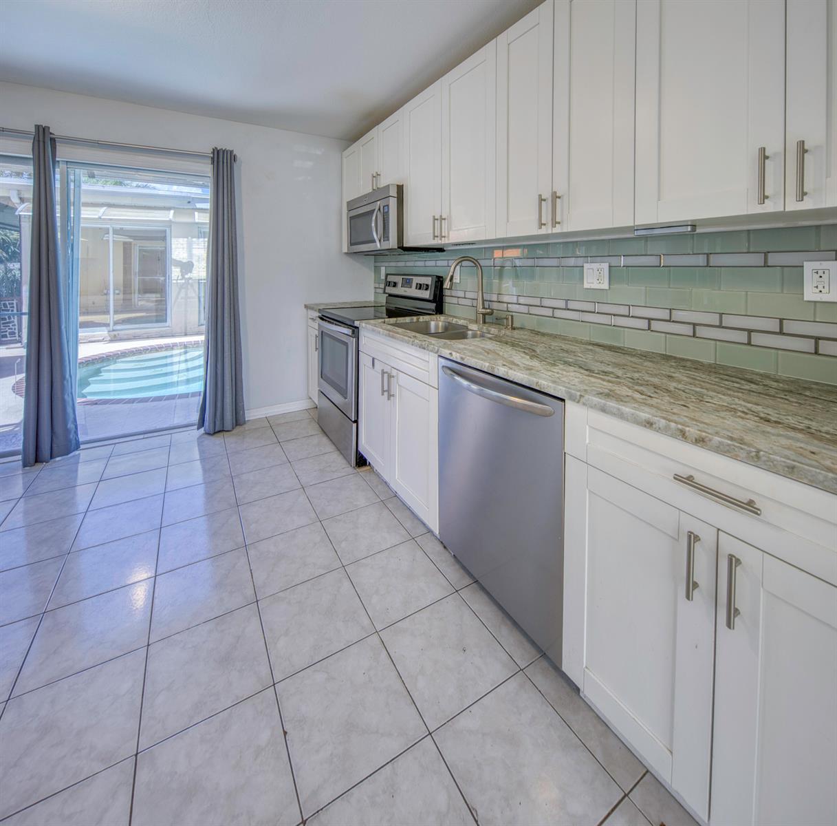 216 S OCEAN BREEZE, FL 33460 photo 3
