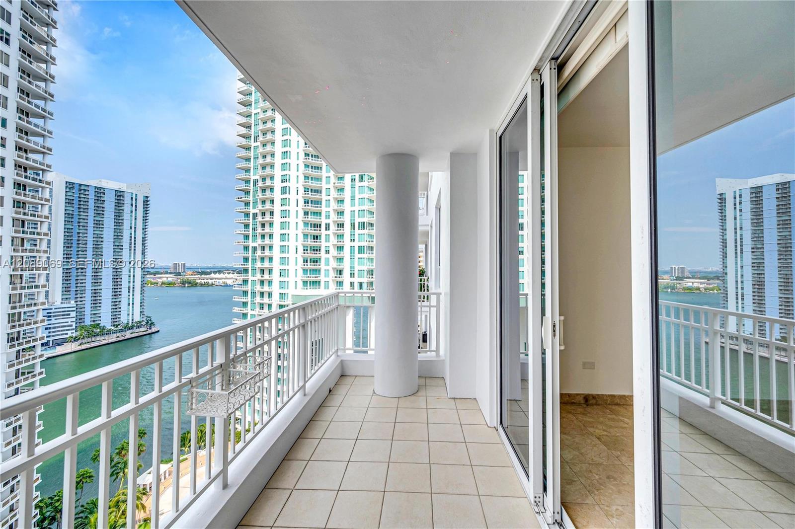 801 Brickell Key Blvd # 2208, Miami FL 33131 photo 2