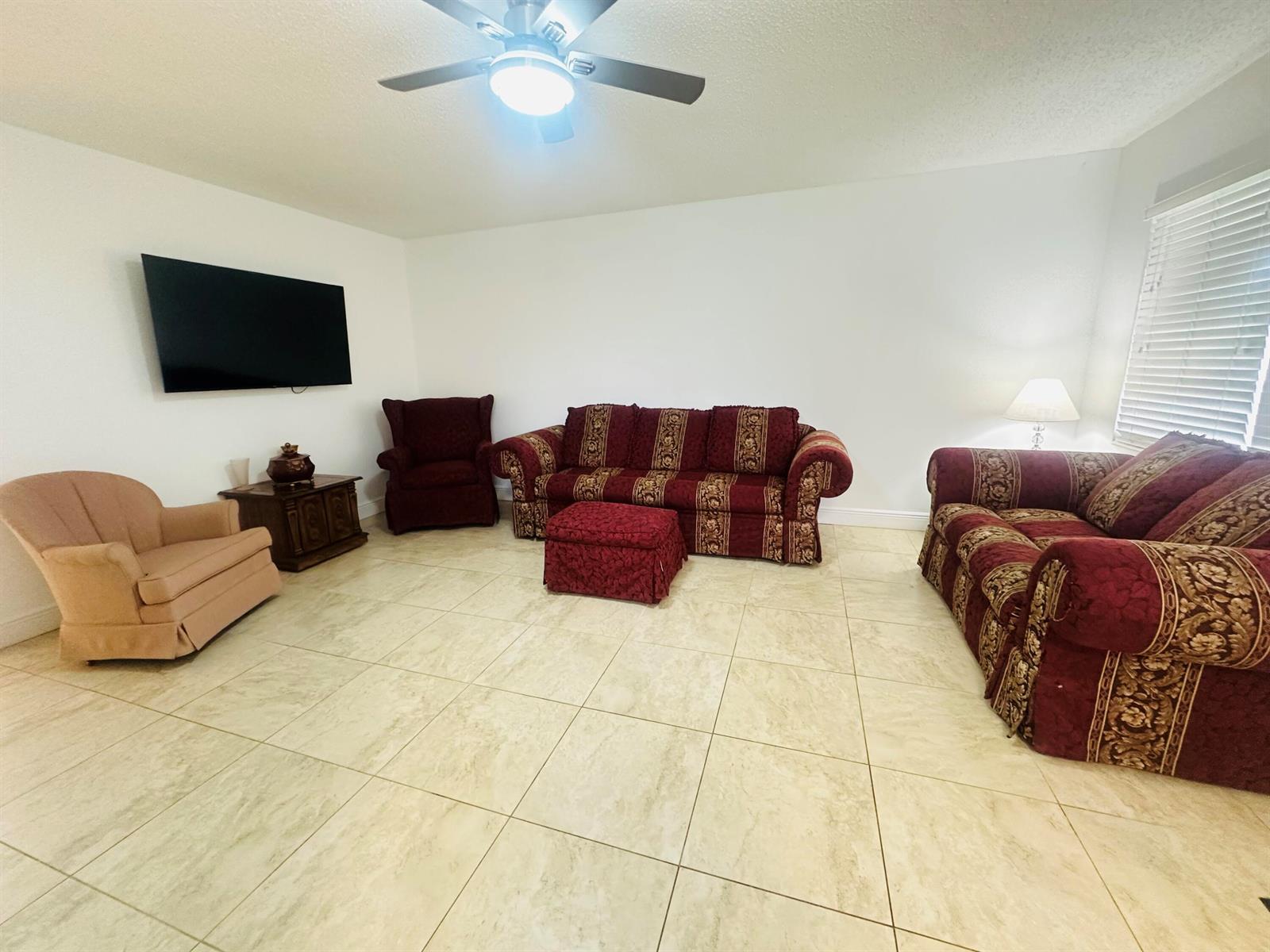 264 Farnham K, Deerfield Beach FL 33442 photo 4