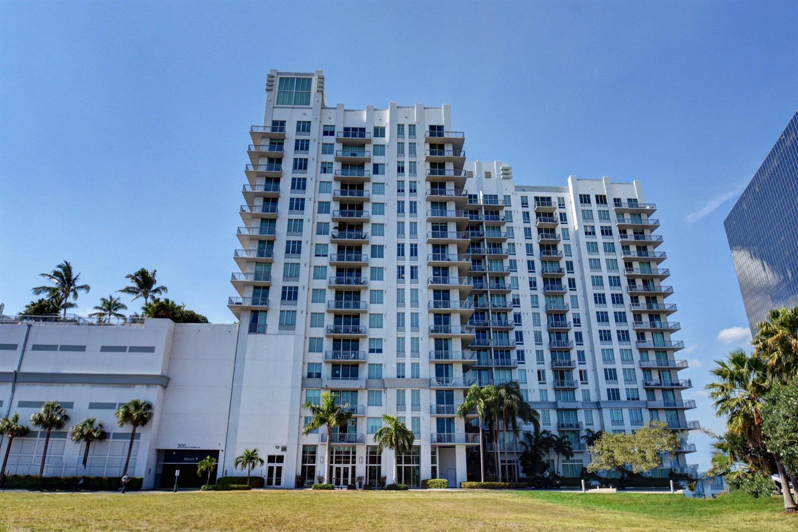 300 S Australian Avenue # 128, West Palm Beach FL 33401