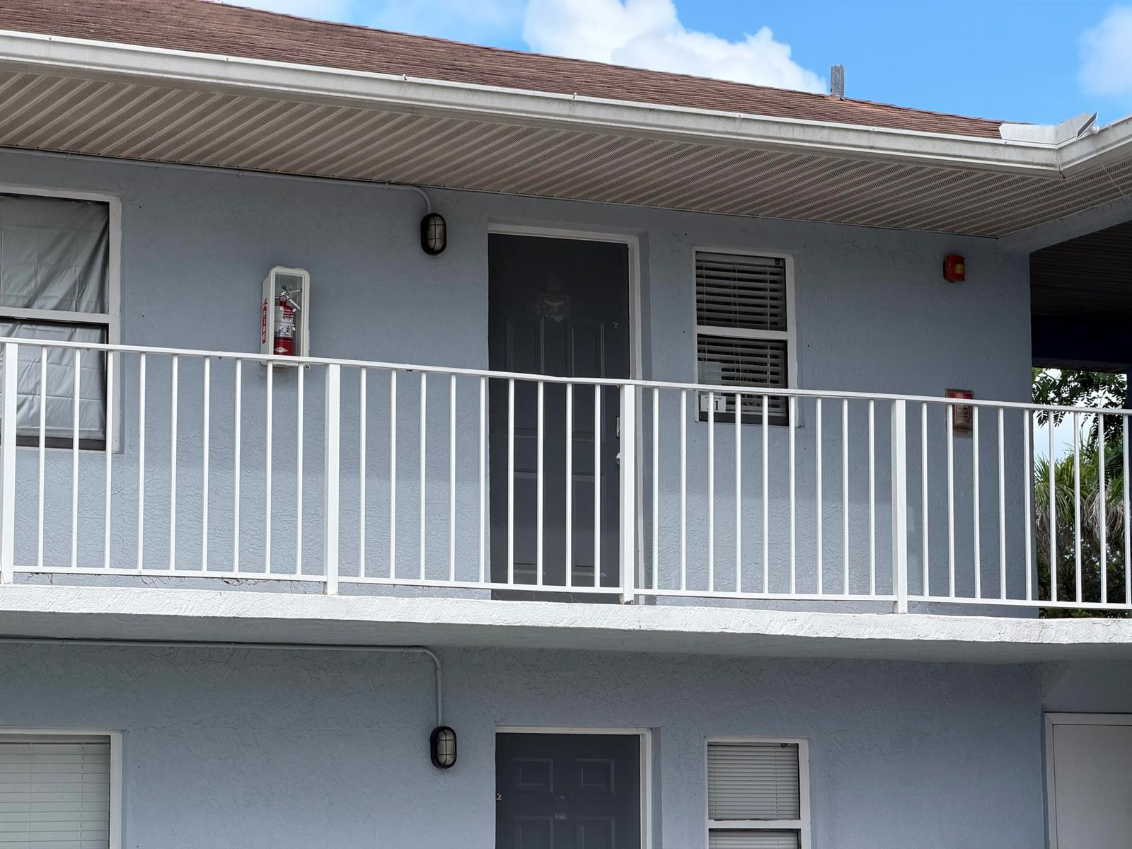 605 Ixoria Avenue Unit 21, Fort Pierce FL 34982 photo 2